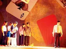 Vấn đề chống tham nhũng lên sân khấu