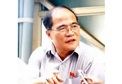 Phó Thủ tướng Thường trực Nguyễn Sinh Hùng: Chỉ đạo quyết liệt để kiềm chế tăng giá