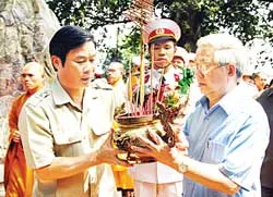 Bát hương về đến cội nguồn