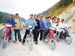 Hoàn thành đường lên Núi Cấm