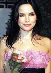 Ra riêng vì “chửa chồng”