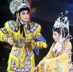 “Vầng trăng mẹ” của Vũ Luân