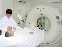 Không nên phân biệt đối xử giữa bệnh viện công và tư