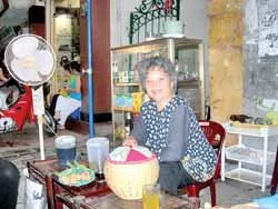 Quán nước của nghệ sĩ Lê Mai