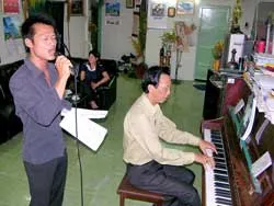 Bài 2: Các lò đào tạo ca sĩ tư nhân - đa dạng sắc màu