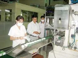 Nhìn “brồ- sua”, chế tạo máy ảnh 2