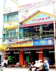 Côn đồ núp bóng quán nhậu