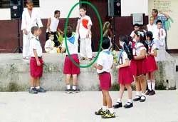Cuba, tuy xa mà gần