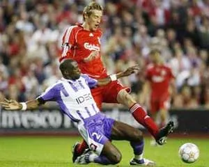 Thắng đậm Toulouse, Liverpool tiến vào vòng đấu bảng