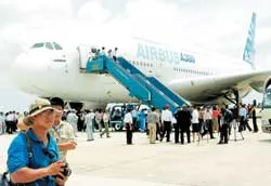 “Siêu máy bay” A380 trình diễn tại Việt Nam