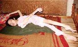 Gia đình anh Giáp trong cơn khốn khó