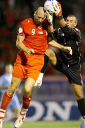 Bàn thắng muộn và "phản công chủ động" ảnh 1