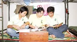 “Trưởng lão” đi học ảnh 2