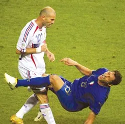 Materazzi muốn xin lỗi Zidane ảnh 1