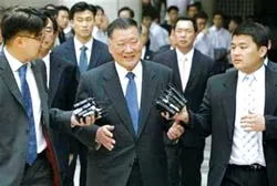 Hyundai thoát hiểm