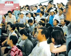 Cho, tặng cổ phiếu: Cơ quan quản lý bó tay?