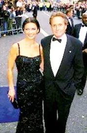 “Nhà Douglas” đến Ấn Độ làm phim