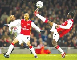 Tottenham (14) - Arsenal  (2): Martin Jol thách thức Arsenal ảnh 1