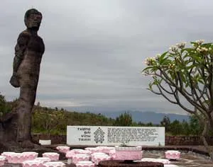 Bài 2: Thoát chết trong gang tấc