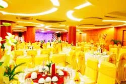 Viễn Đông chào hàng tiệc cưới