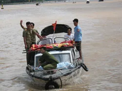 Sập cầu Cần Thơ đang xây, hơn 200 người chết và bị thương ảnh 5