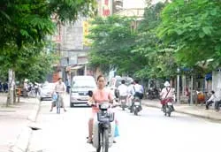 Phố Chùa Láng ảnh 3