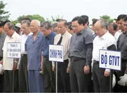 Hơn 1.000 người dự lễ truy điệu những người tử nạn ảnh 11