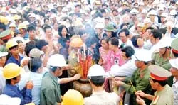 Hơn 1.000 người dự lễ truy điệu những người tử nạn