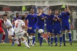 Bảng E: Dư âm trận Stuttgart – Barca 0-2 ảnh 2