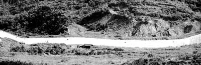 Một đoạn của bức tường chia cắt Bắc - Nam Triều Tiên.