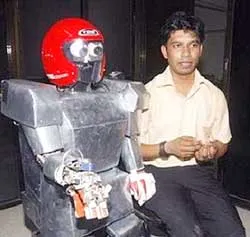 Dùng phế liệu chế robot