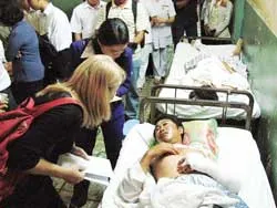 Cứu trợ nạn nhân trong sự cố sập nhịp dẫn cầu Cần Thơ: Quản lý chặt chẽ, chia sẻ công bằng để đồng tiền có ý nghĩa ảnh 2