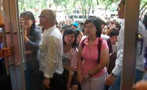 Harry Potter 7 tiếng Việt: Đối đầu sách lậu