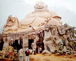 Độc đáo núi Cấm