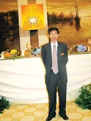 Gã tiều phu vượt biển