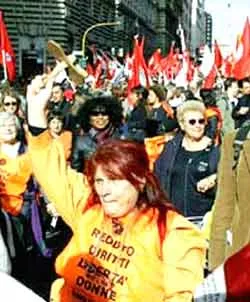 10.000 người biểu tình đòi cải cách thị trường lao động