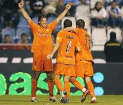 Sevilla (11) - Valencia (3): Trước cơn sóng dữ ảnh 1