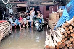 Triều cường ở TPHCM: Ngập kéo dài, thiệt hại càng lớn ảnh 2