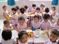 Dạy con học… ăn!