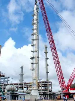 Nhà máy Lọc dầu Dung Quất hoàn thành công tác lắp dựng các thiết bị siêu trường siêu trọng
