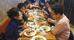 Người Hàn Quốc ăn kiểu tây