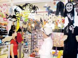 Thị trường đồ chơi – không ai kiểm soát: Bài 1: Thị trường trong nước, thị phần… nước ngoài!