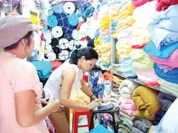 Dệt may Việt Nam: Khó thoát cảnh gia công