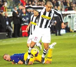 Ngày Chủ nhật bi thảm ảnh 1