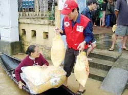 Báo SGGP hỗ trợ 46 triệu đồng cho các gia đình có nguy cơ thiếu ăn ở Thừa Thiên-Huế