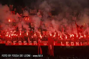 Chân dung các nhóm Ultra ảnh 1