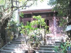 Ngôi đền mang tên Bông sen ngọc