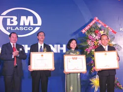 Nhựa Bình Minh nhận Huân Chương Độc lập hạng III