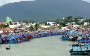 5165 tàu thuyền vào bờ an toàn, 4 tàu gặp nạn