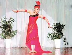 Diễn viên múa Bạch Vân: Biết cực nhọc mà vẫn đam mê